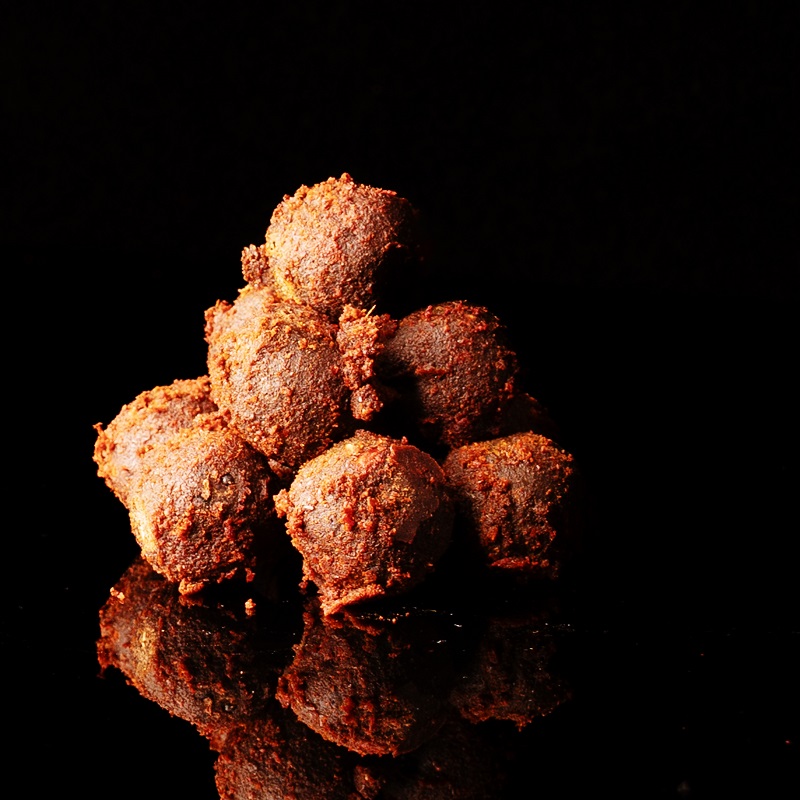 Boilies v dipu Spice Tuna 20mm