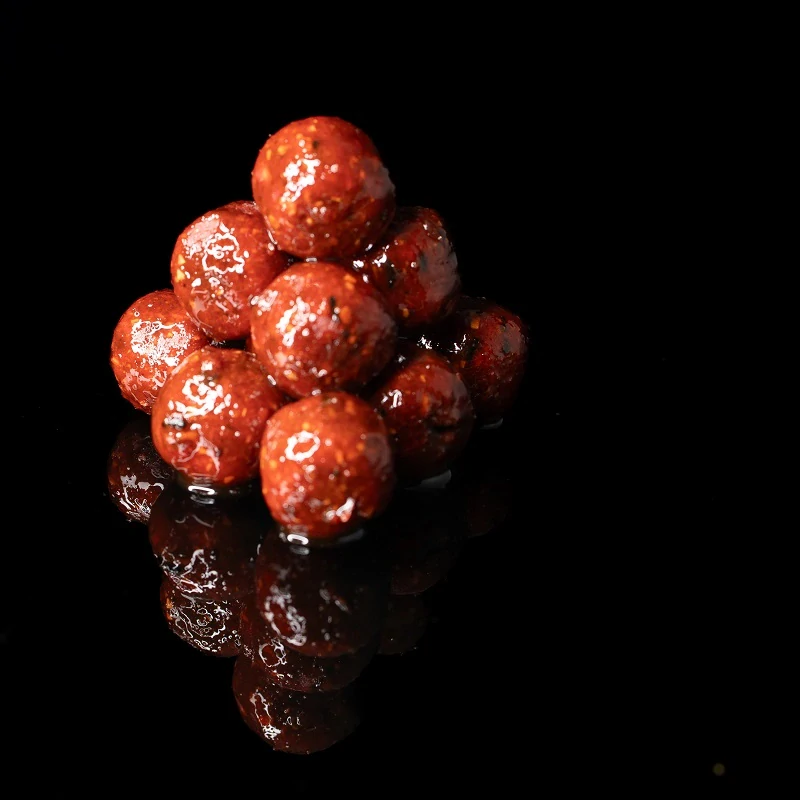Boilies v dipu Sweet Berries 20mm