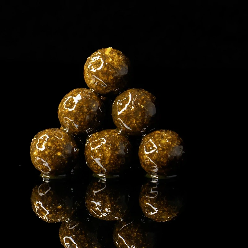 Boilies v dipu Insect Nuts 24mm